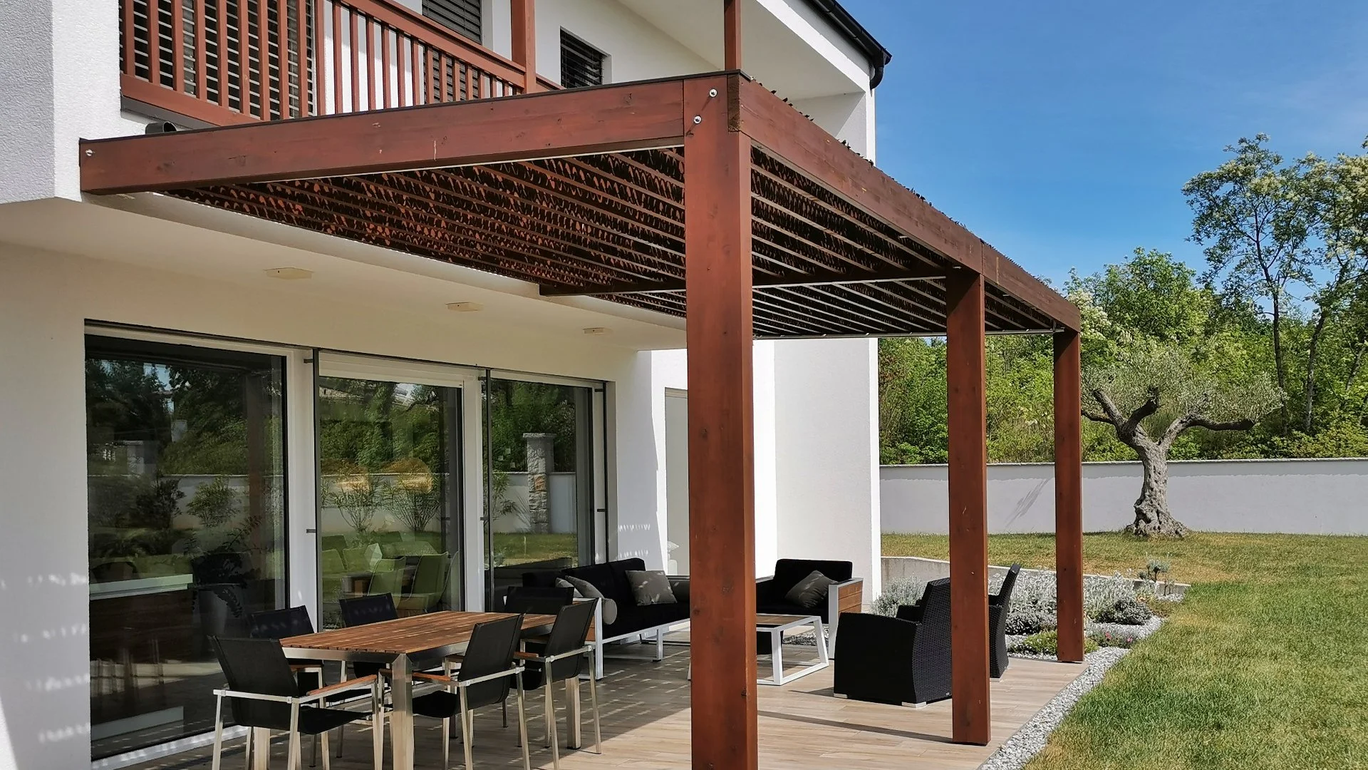 Wood vs Metal Pergolas - Pros & Cons of These Materials to Help You Choose